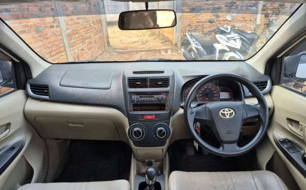 TOYOTA AVANZA G