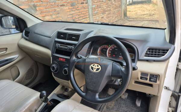 TOYOTA AVANZA G
