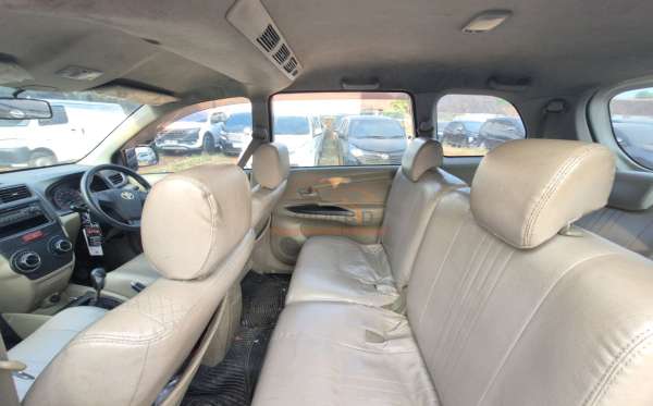 TOYOTA AVANZA G