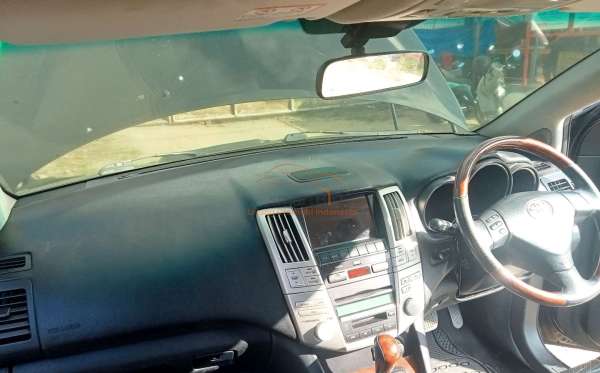 TOYOTA HARRIER 3.0