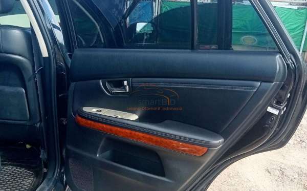 TOYOTA HARRIER 3.0