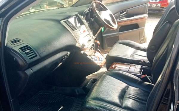 TOYOTA HARRIER 3.0