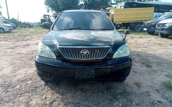 TOYOTA HARRIER 3.0
