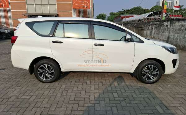 TOYOTA INNOVA 2.4 G