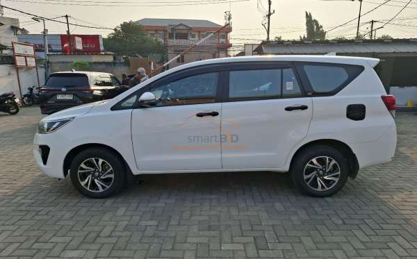 TOYOTA INNOVA 2.4 G