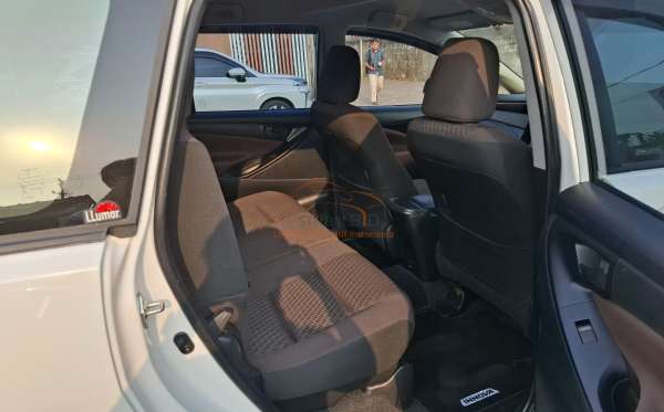 TOYOTA INNOVA 2.4 G