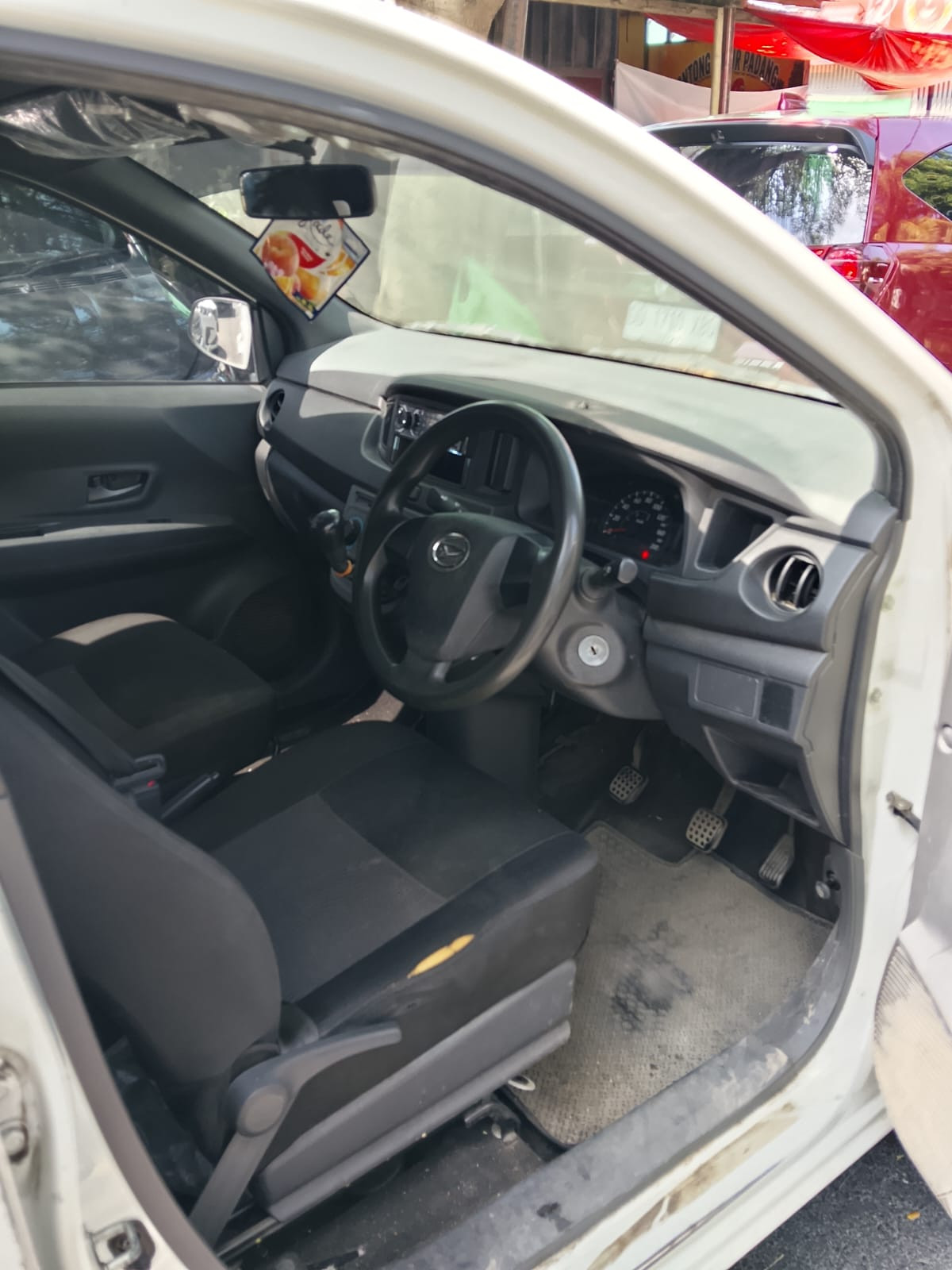 DAIHATSU SIGRA  D