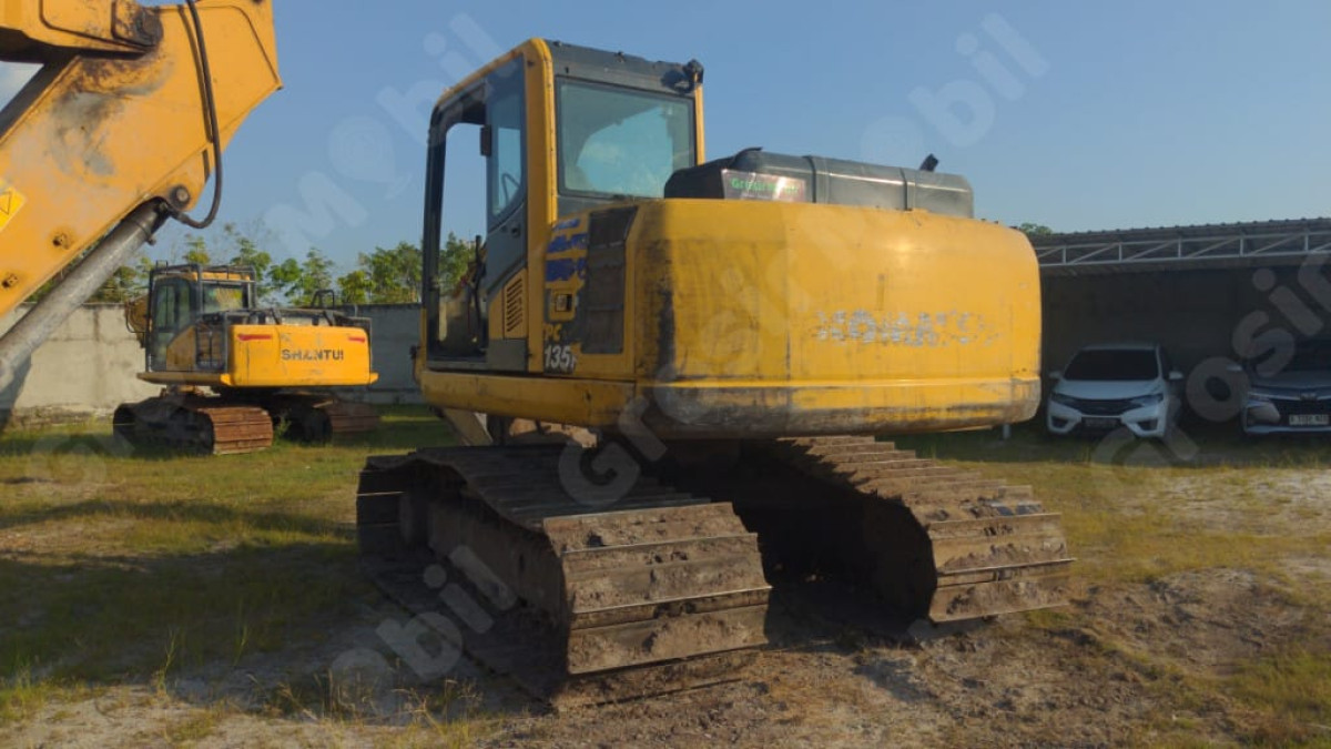 KOMATSU EXCAVATOR