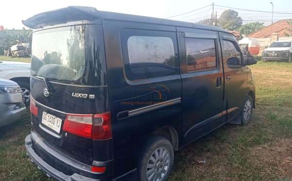 DAIHATSU LUXIO M