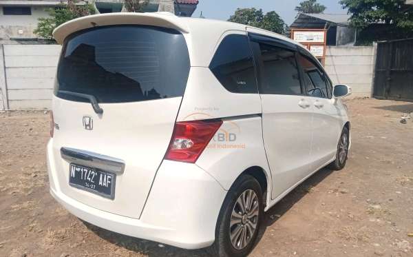 HONDA FREED GB3 1.5 E