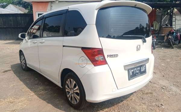 HONDA FREED GB3 1.5 E
