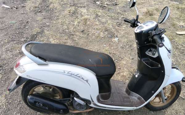 HONDA SCOOPY CW