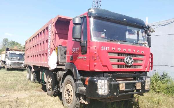 HONGYAN KINGKAN DUMP TRUCK