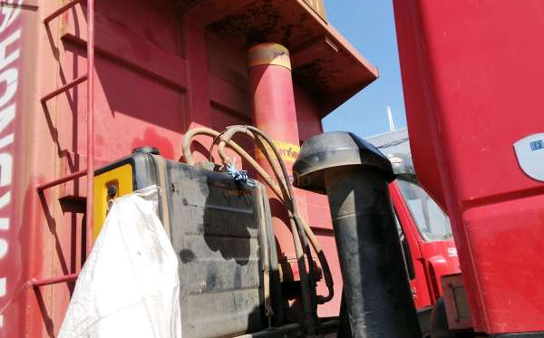 HONGYAN KINGKAN DUMP TRUCK