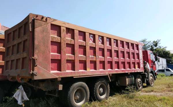 HONGYAN KINGKAN DUMP TRUCK