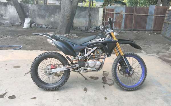 KAWASAKI KLX 150