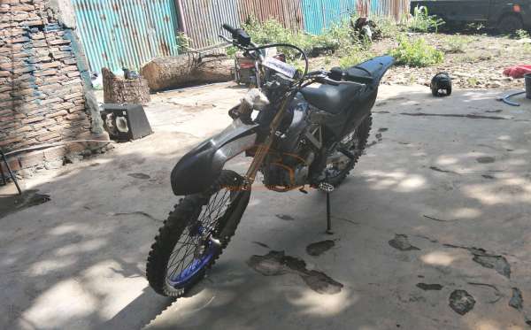 KAWASAKI KLX 150