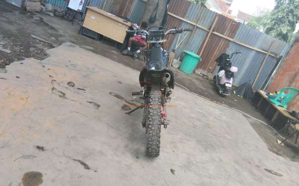 KAWASAKI KLX 150