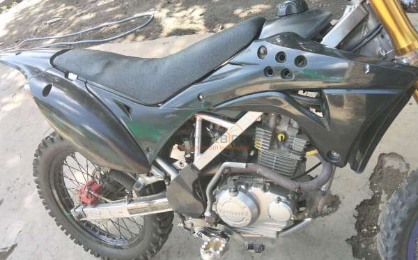 KAWASAKI KLX 150