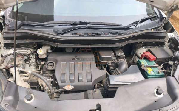 MITSUBISHI XPANDER CROSS 1.5 L