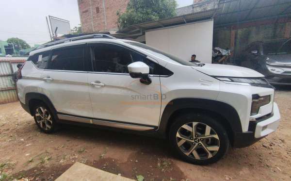MITSUBISHI XPANDER CROSS 1.5 L