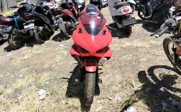 SUZUKI GSX R 150