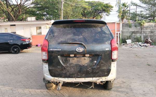 TOYOTA  AVANZA VELOZ 1.5