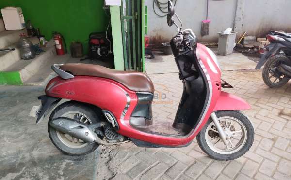 HONDA SCOOPY STYLISH
