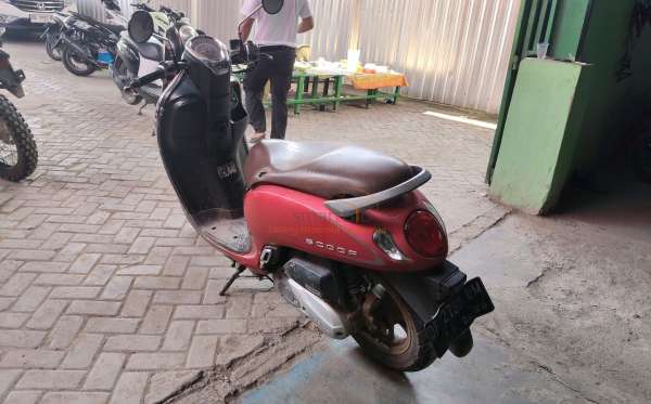 HONDA SCOOPY STYLISH