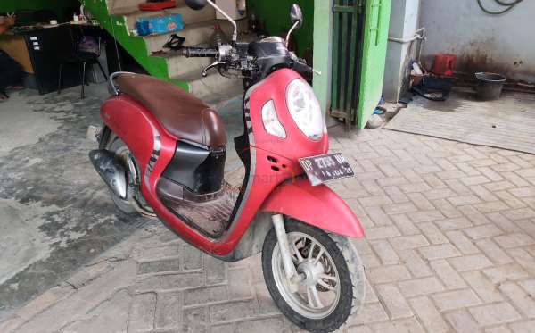 HONDA SCOOPY STYLISH