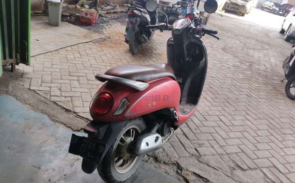 HONDA SCOOPY STYLISH