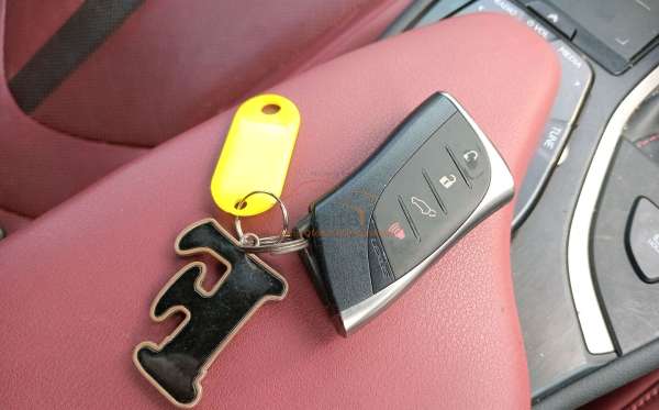 LEXUS 200
