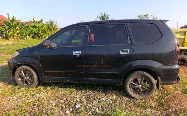 TOYOTA AVANZA
