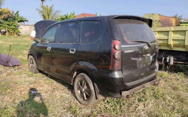 TOYOTA AVANZA