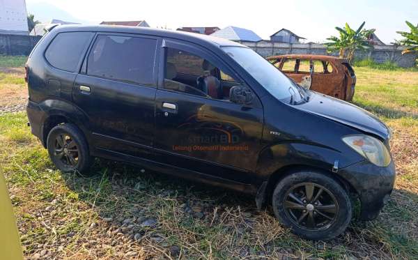 TOYOTA AVANZA