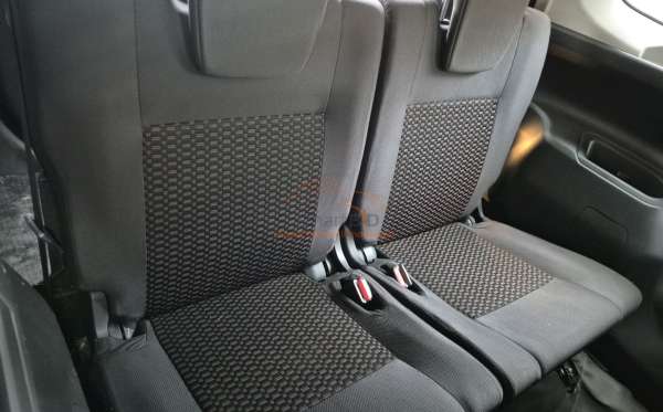 TOYOTA  AVANZA  1.3 E