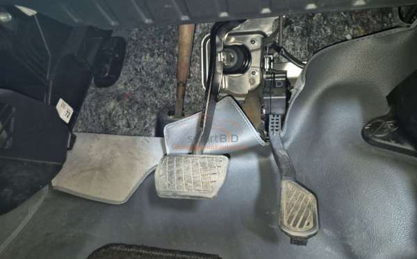 TOYOTA  AVANZA  1.3 E