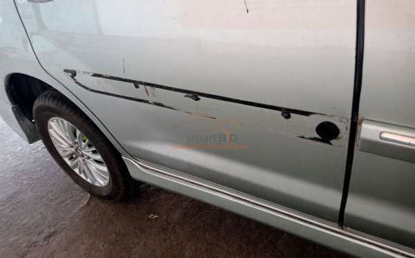 TOYOTA INNOVA G