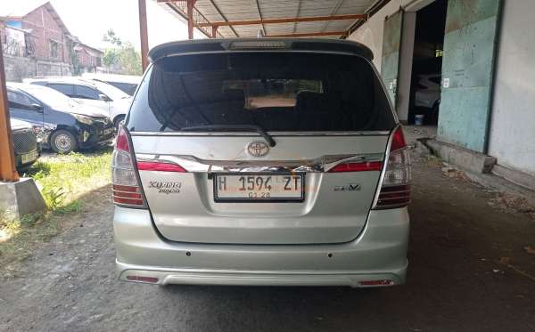 TOYOTA INNOVA G