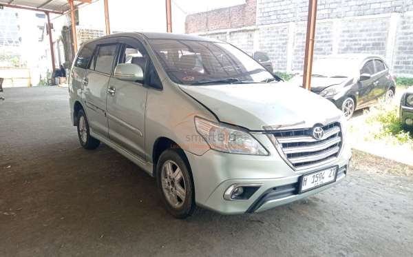 TOYOTA INNOVA G