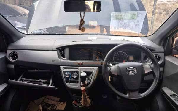 DAIHATSU SIGRA R