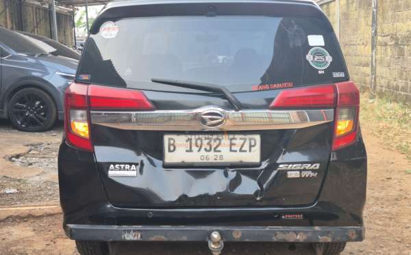 DAIHATSU SIGRA R