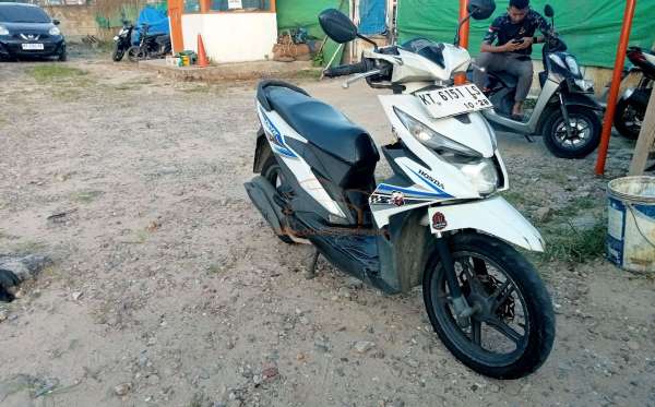 HONDA  BEAT
