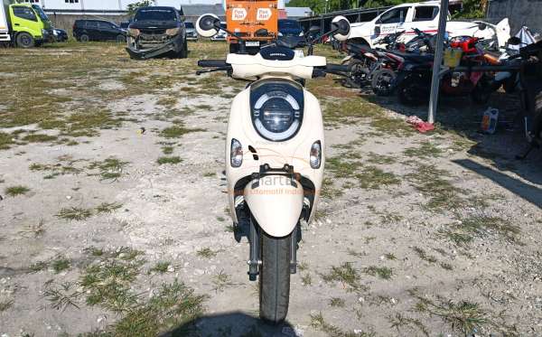 HONDA  SCOOPY