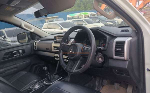 MITSUBISHI DC GLS 4X4