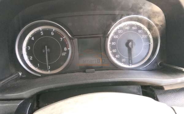 SUZUKI  ERTIGA  GL