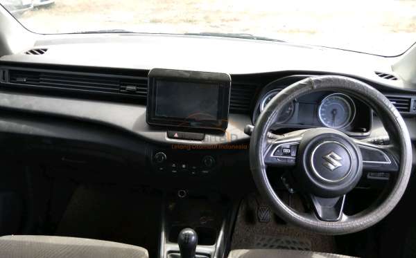 SUZUKI  ERTIGA  GL