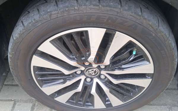 TOYOTA ALPHARD 2.5 G