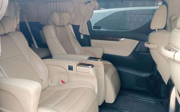 TOYOTA ALPHARD 2.5 G