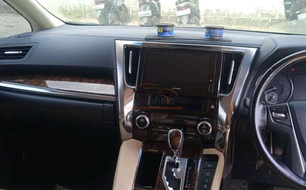 TOYOTA ALPHARD 2.5 G